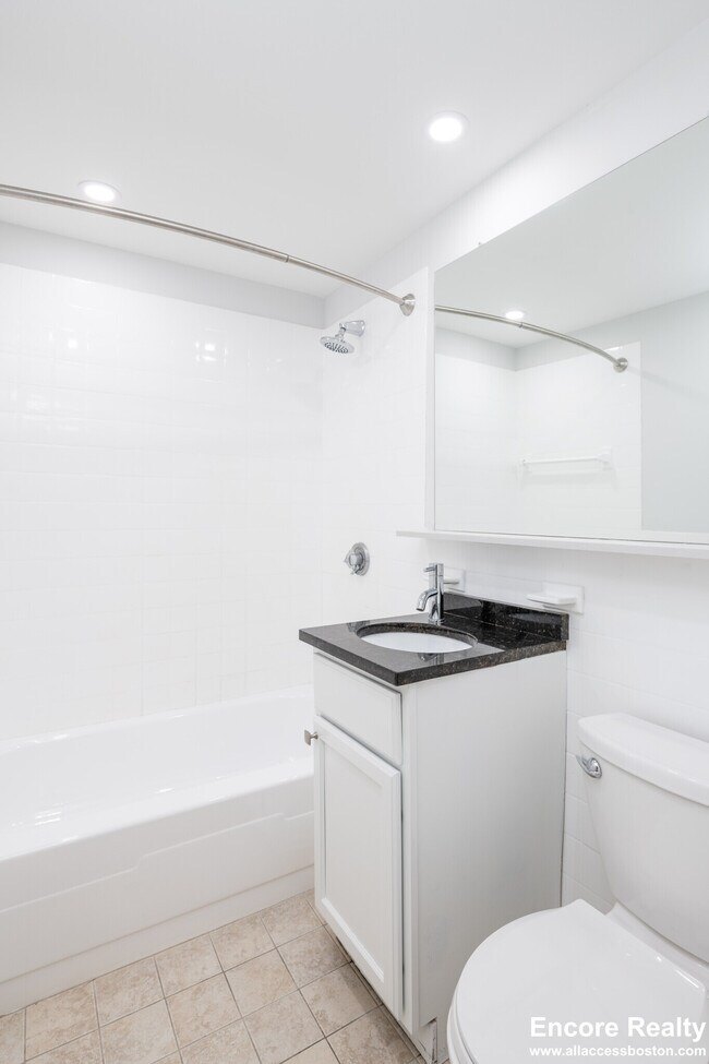 Building Photo - 1410 Columbia Rd