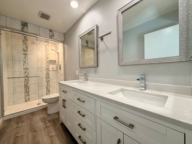 Building Photo - AVAILABLE NOW! BEAUTIFUL 2-Bedroom 2 -bathroom Condo in La Quinta Palms!