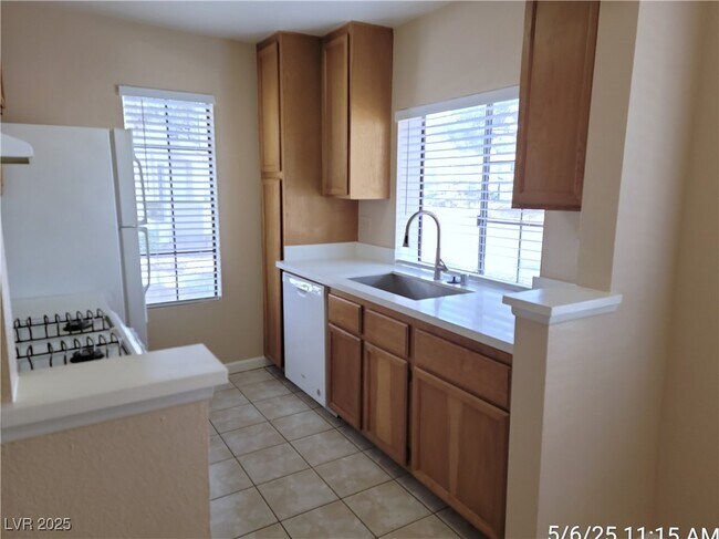 Building Photo - 4730 Nara Vista Way