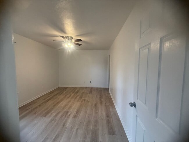 Building Photo - ASHLEY WOODS