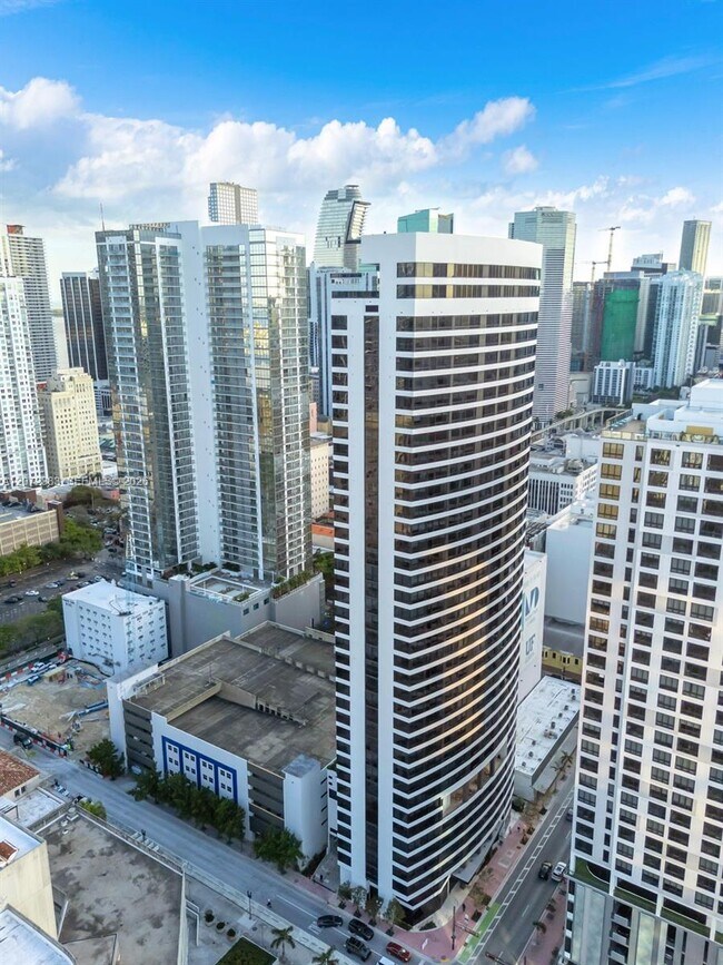 Building Photo - 225 N Miami Ave