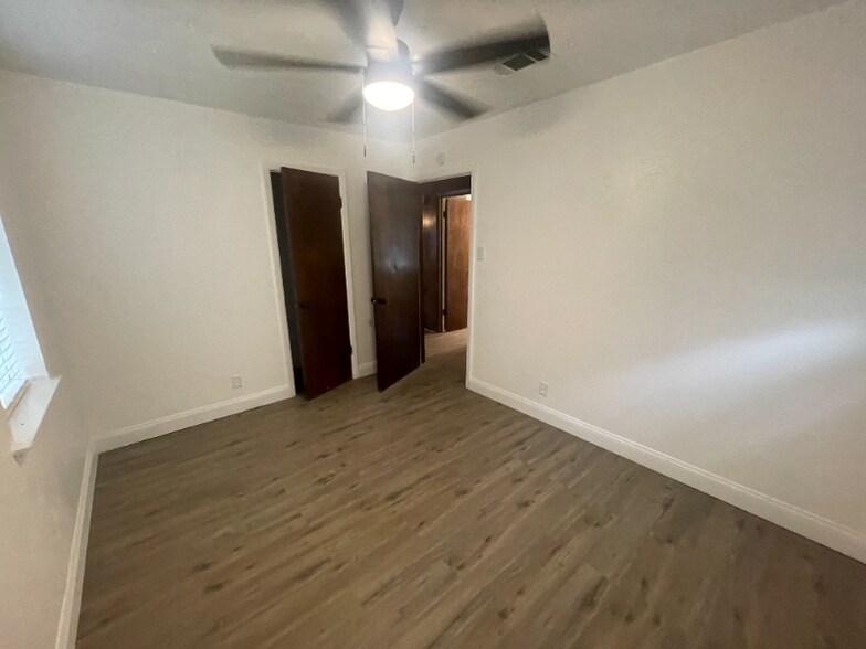 Building Photo - 1610 Dellis St