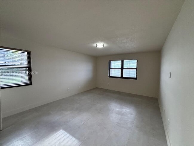 Building Photo - 605 Ives Dairy Rd