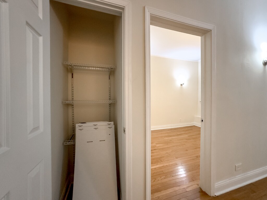 Building Photo - 4752 N Paulina St