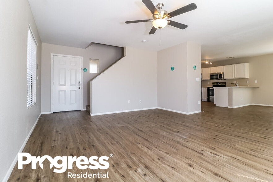 Building Photo - 10907 E Arcadia Ave