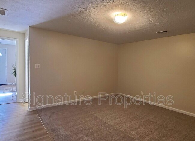 Building Photo - 106 Regina Ln