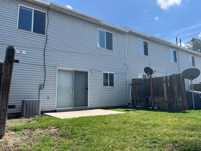 Building Photo - Stevens Land Company Townhome