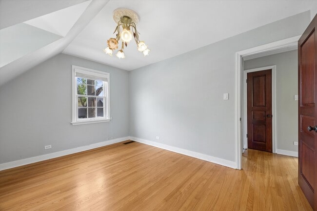 Building Photo - 233 S Prospect Ave