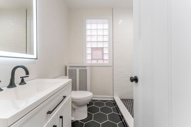 Building Photo - 1027 N Harlem Ave