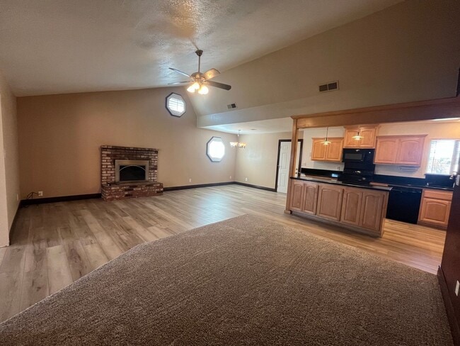 Building Photo - Spacious 4bed 2bath home in Elverta!