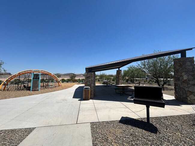 Building Photo - 5974 N 192nd Dr