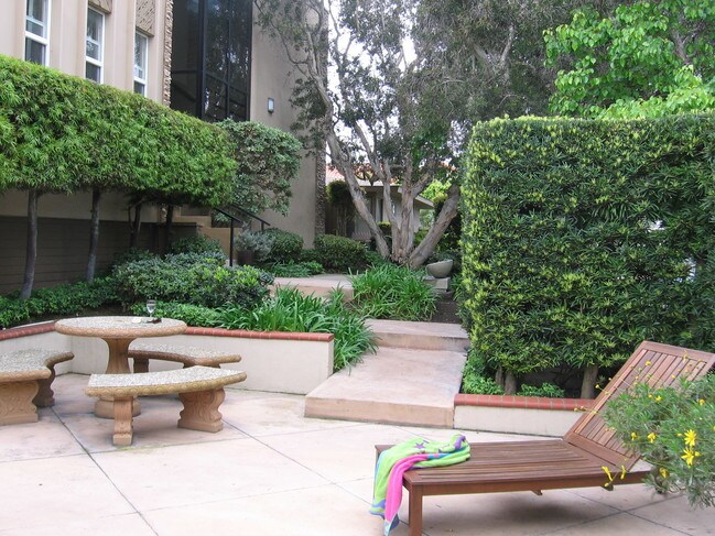 Building Photo - Park Loma Apartment Homes