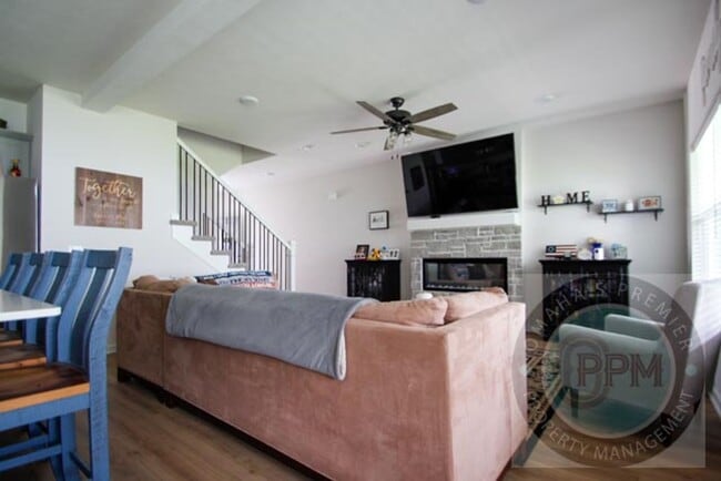 Building Photo - Modern New Build 4Bd/4Ba Papillion (photos staged for effect)