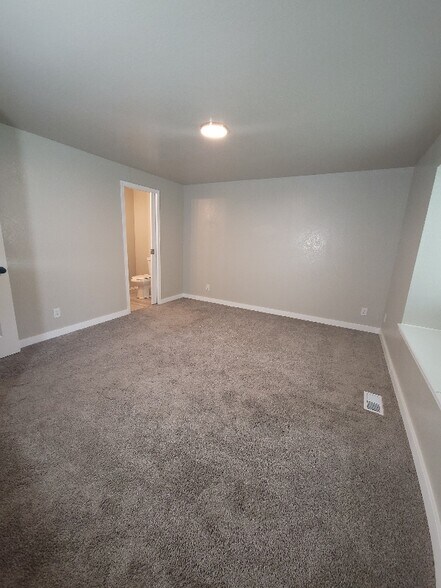 Building Photo - 7888 W Pomona St