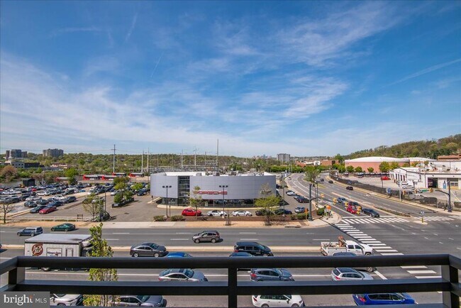 Building Photo - 3600 S Glebe Rd
