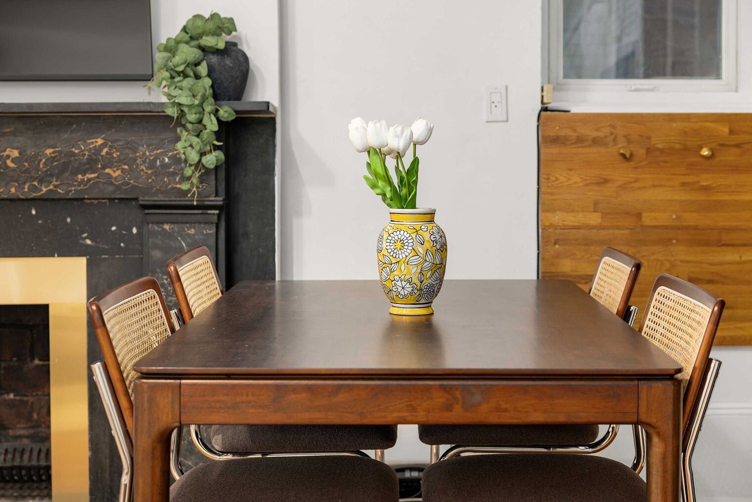 Building Photo - 3 E 9th St