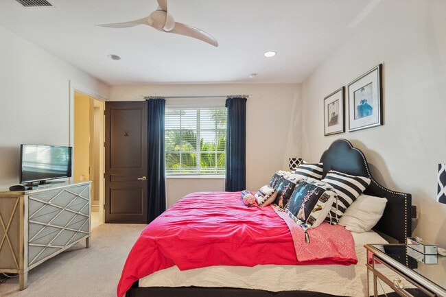 Building Photo - 2461 SE 10th St