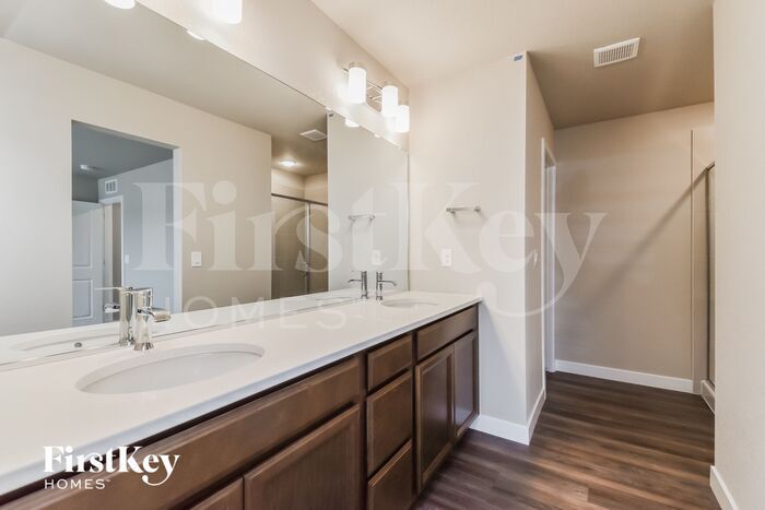 Building Photo - 11172 Murrelet Dr