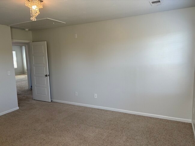 Building Photo - 407 Lakemont Dr