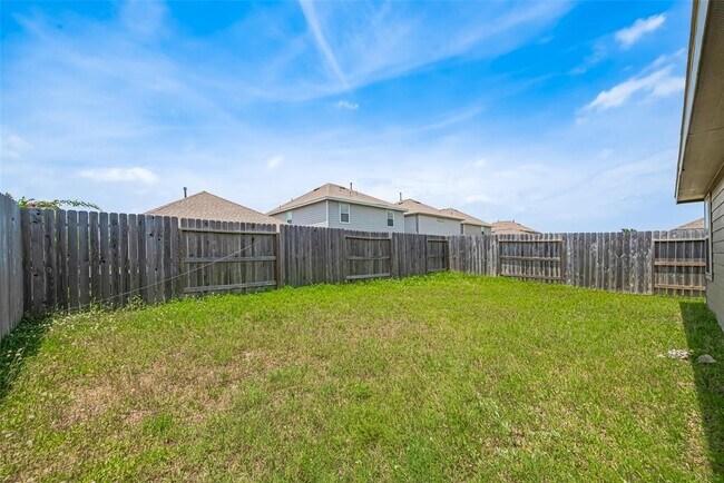 Building Photo - 18439 Summit Ranch Dr