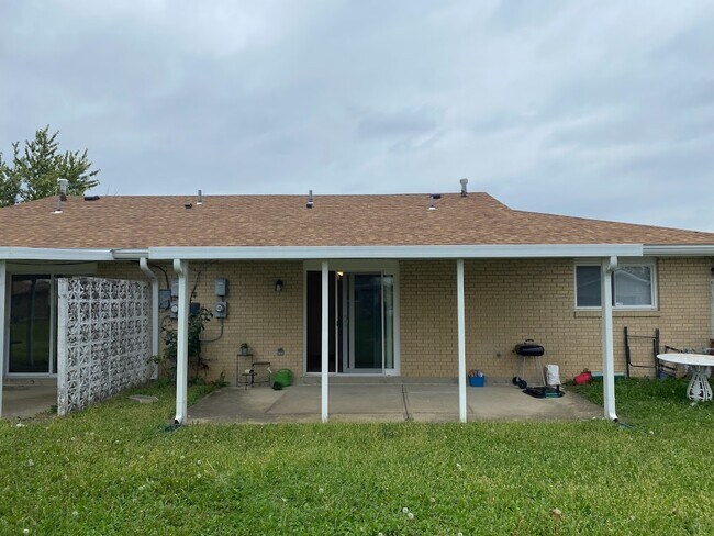Building Photo - 5460-5462 Bromwick Dr