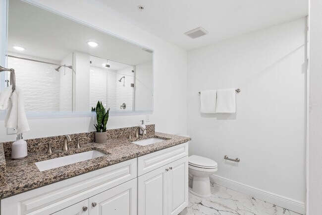 Building Photo - 605 Kemp St