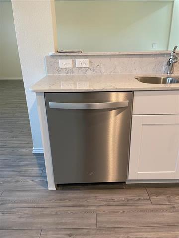 Building Photo - 366 Lake Erie Dr