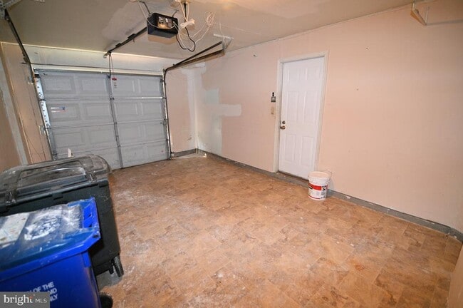 Building Photo - 3721 Edmond Way