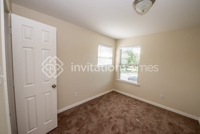 Building Photo - 209 King Trail