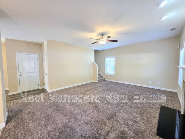 Building Photo - 389 Roanoke Dr