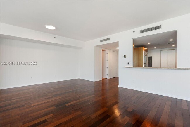 Building Photo - 5959 Collins Ave