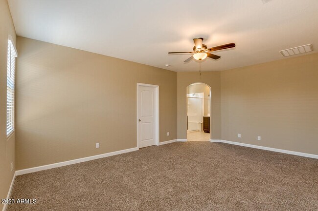 Building Photo - 41329 W Curtis Ln