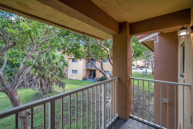 Building Photo - 6889 NW 173rd Dr