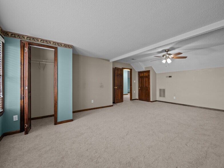 Building Photo - 138 White Oak Bluff Rd