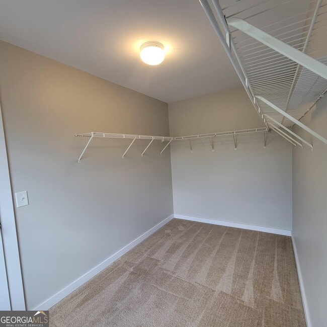 Building Photo - 1111 Surrey Ln