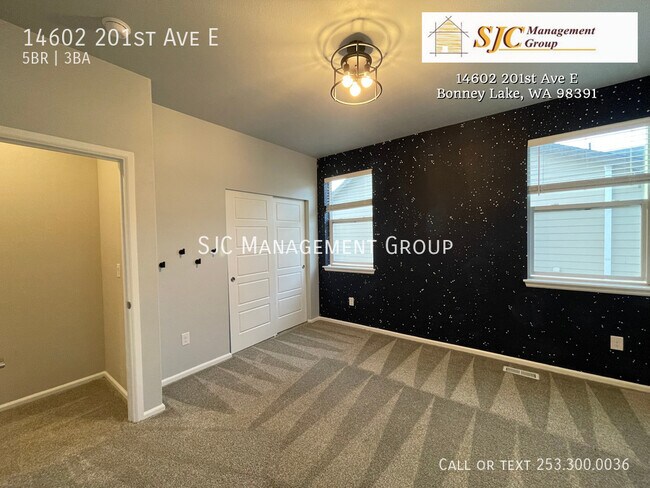 Building Photo - 14602 201st Ave E