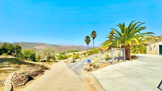 Building Photo - Beautiful Newer Custom-Construction ADU Guest Home on Private Property in Fallbrook & Lovely Neig...