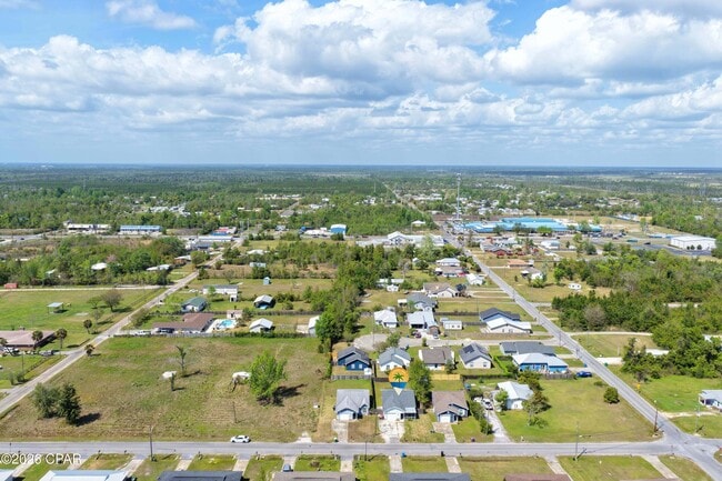 Building Photo - 7011 Lois St