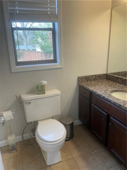 Building Photo - 516 Faith St