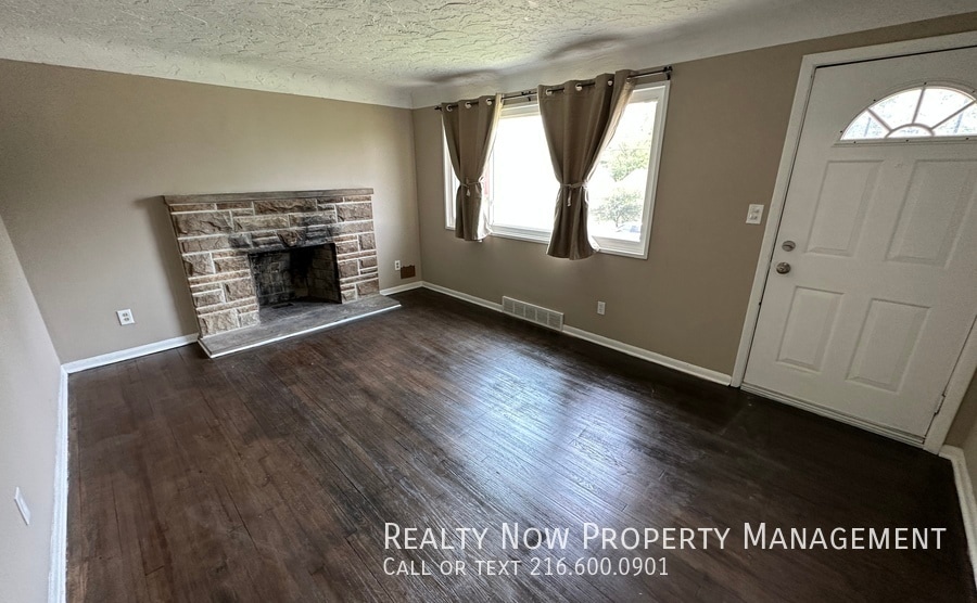 Building Photo - 16605 Kollin Ave