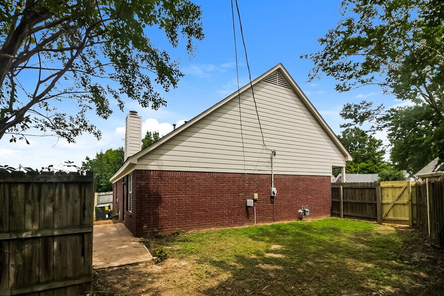 Building Photo - 1793 Black Bear Cir W