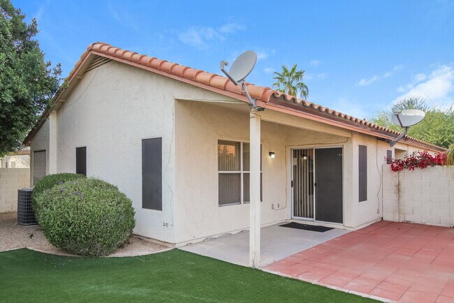Building Photo - 9745 W Runion Dr