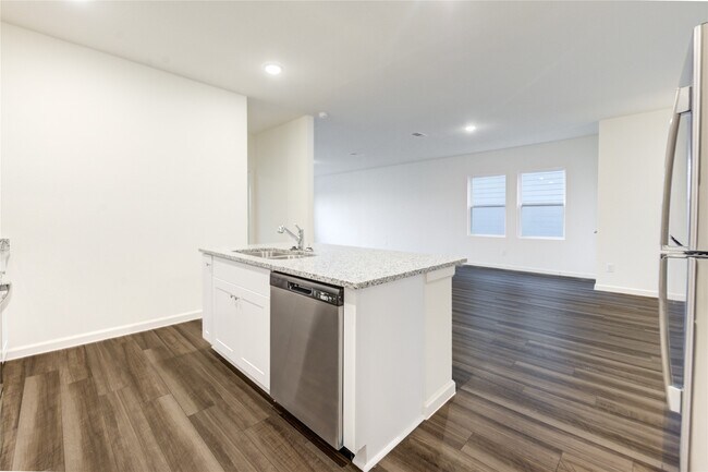 Building Photo - 8815 Vacek Xing Wy