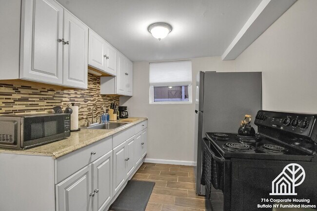 Building Photo - Furnished 2-Bedroom Apartment Minutes from Highmark Stadium