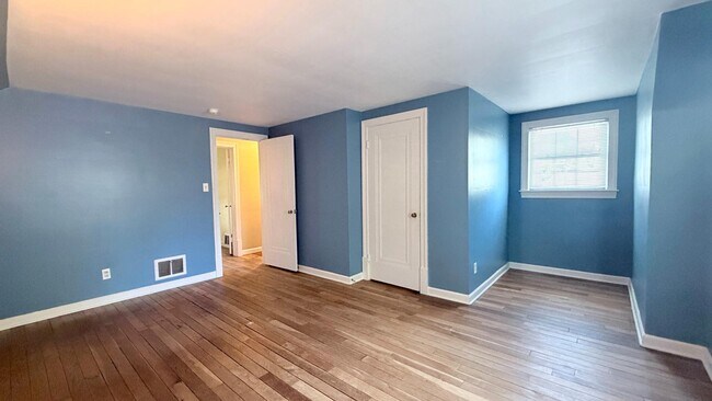 Building Photo - 555 S Ruston Ave