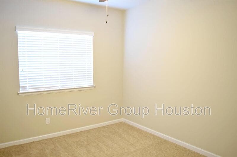 Building Photo - 215 Kendrick Pines Blvd