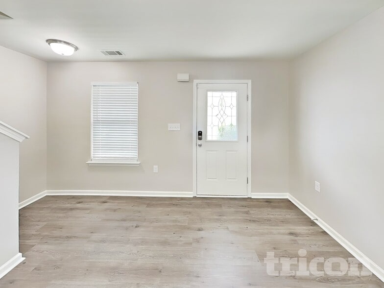 Building Photo - 311 Lind Point Ln