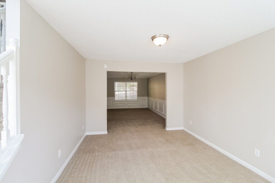 Building Photo - 1972 Bridgestone Cir