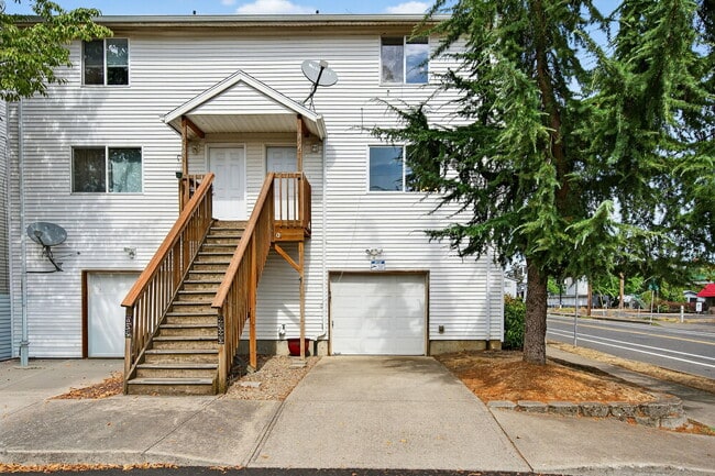 Building Photo - 2529-2529 SE 136th Ave