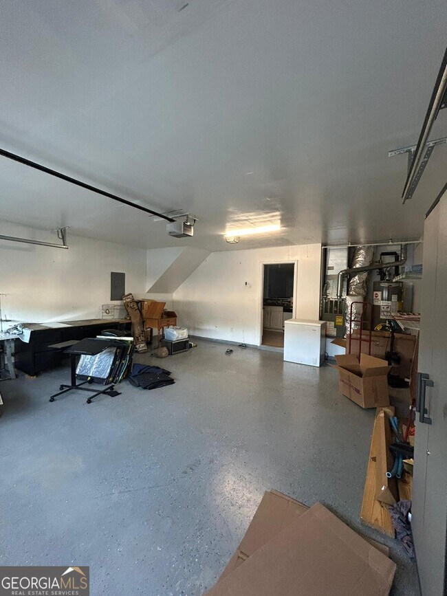 Building Photo - 5335 Lakebrooke Run